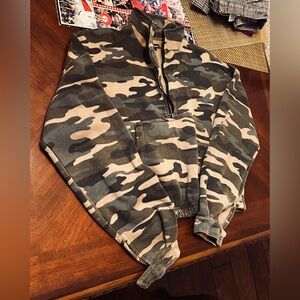 BOOHOO CAMO WOMENS FLEECE SWEATER SIZE: 14 (SEND ANY OFFER‼️)
